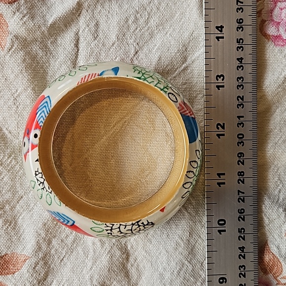 Vintage Lucite Bracelet - 2 1/2" diameter - 70's style - Picture 4 of 4